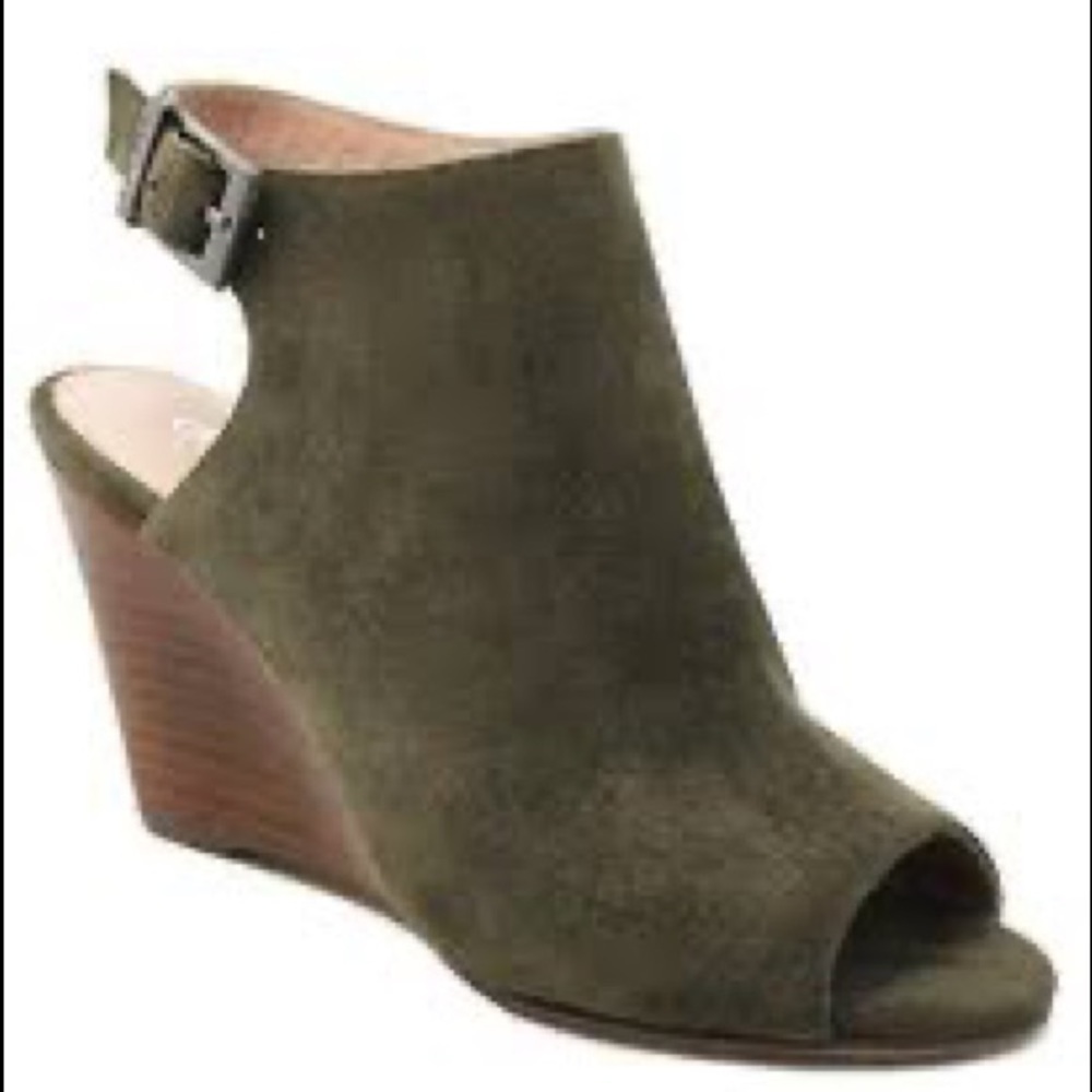 NWOT Charles david green suede round-toe wedge adjustable buckle sandal size 9M